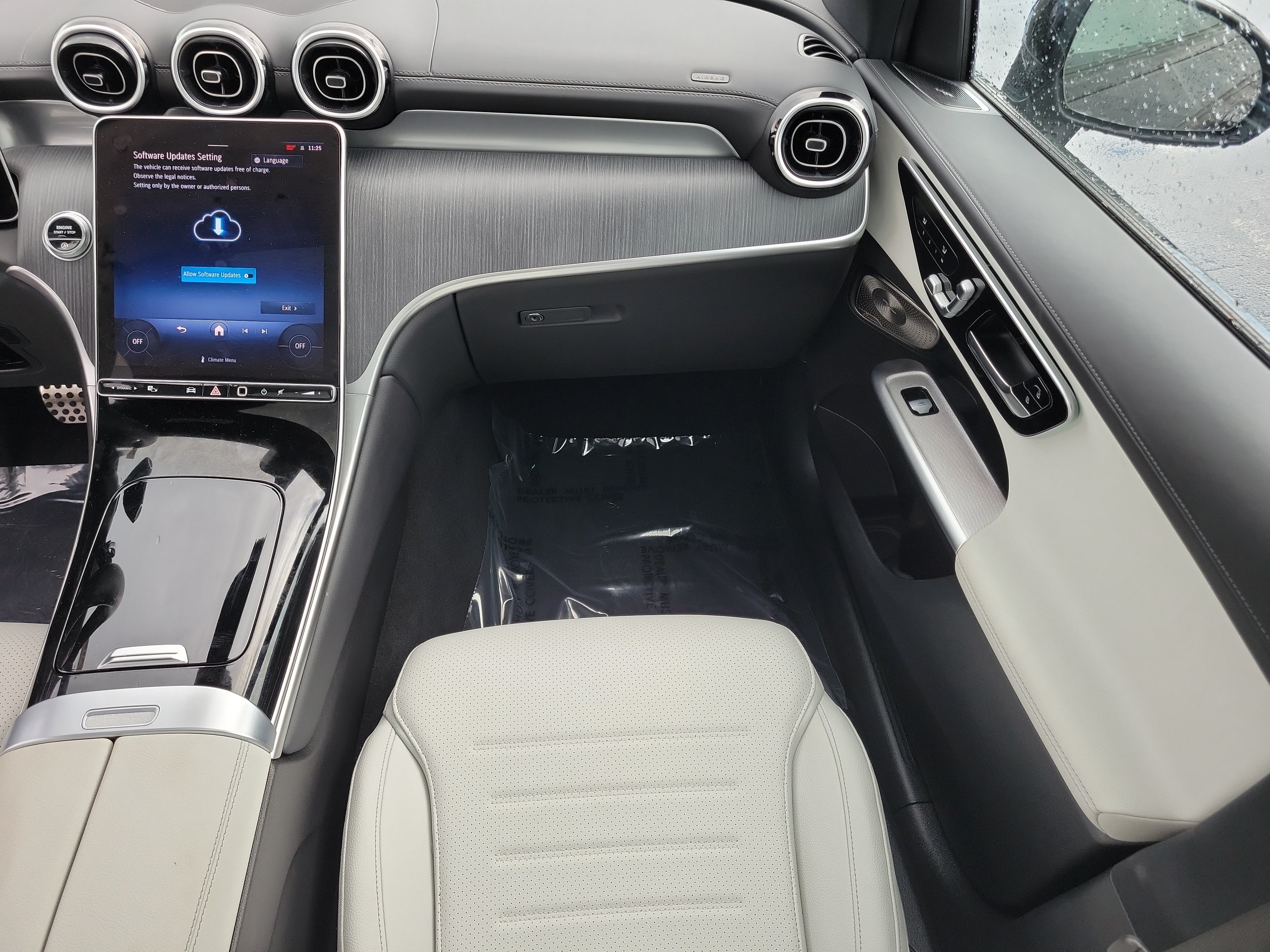 Used 2024 Mercedes-Benz GLC 300 image 15