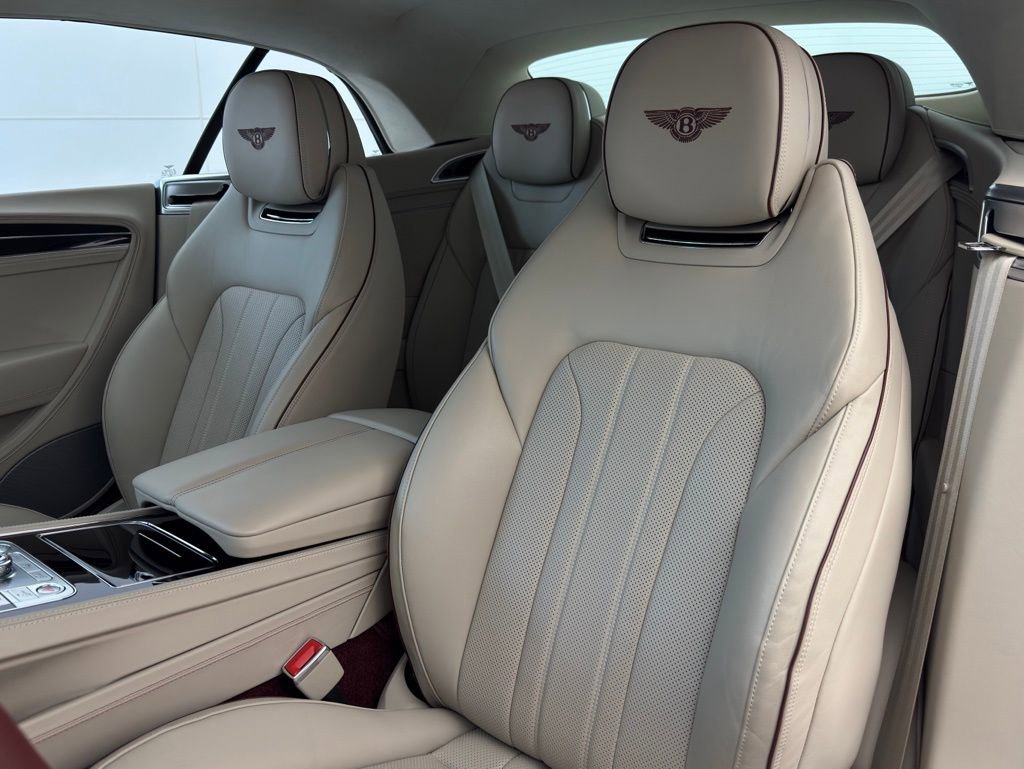 Used 2024 Bentley Continental GT image 4