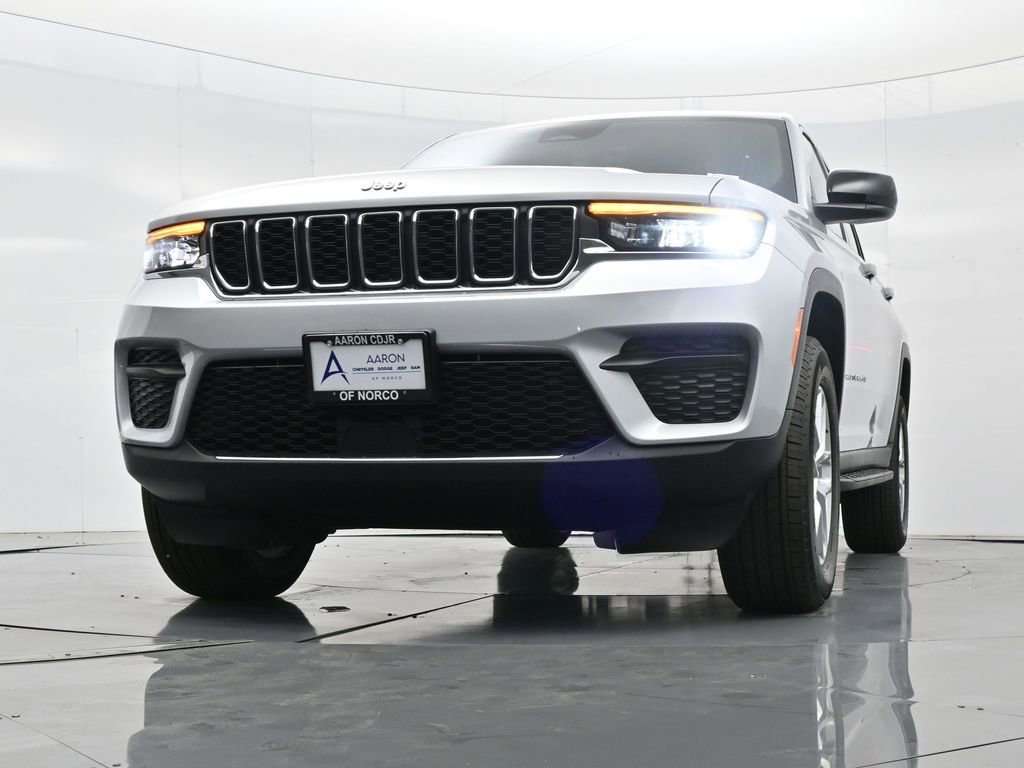 New 2025 Jeep Grand Cherokee Laredo X image 32