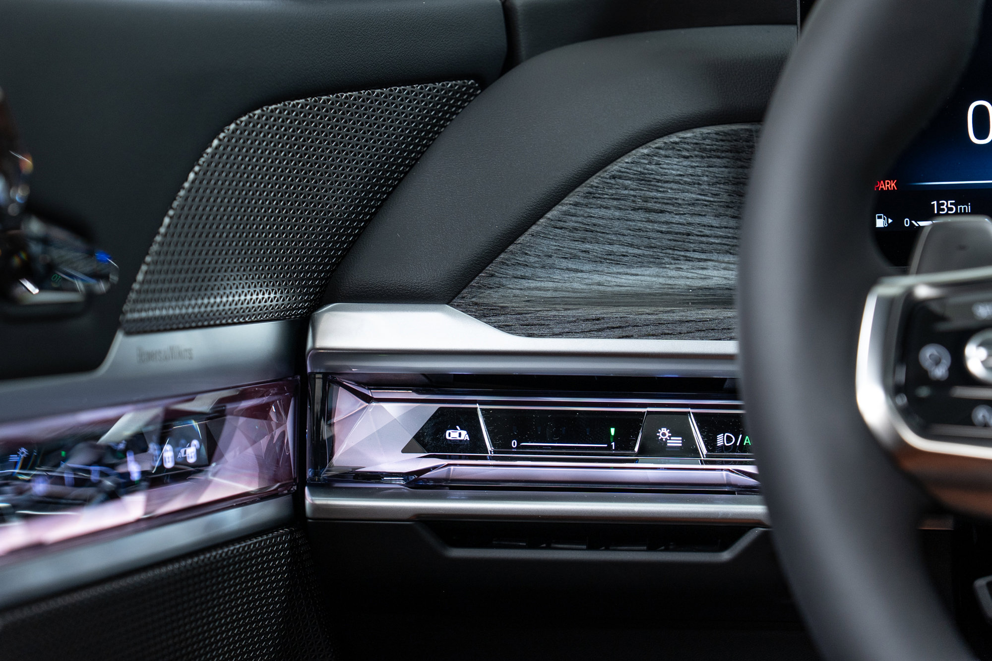 Used 2025 BMW 760i xDrive w/ Executive Package image 19