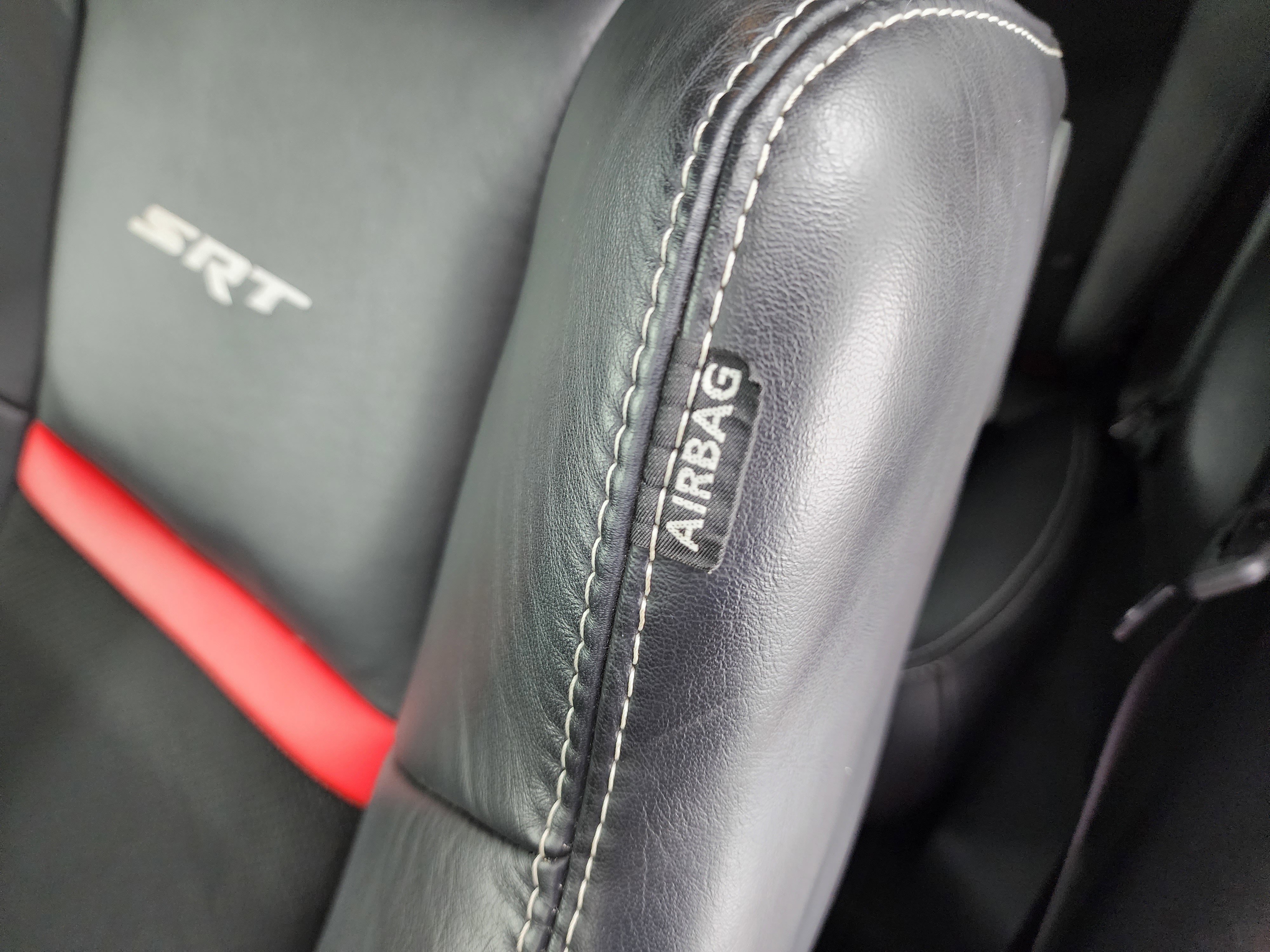 Used 2014 Dodge Challenger SRT8 image 33