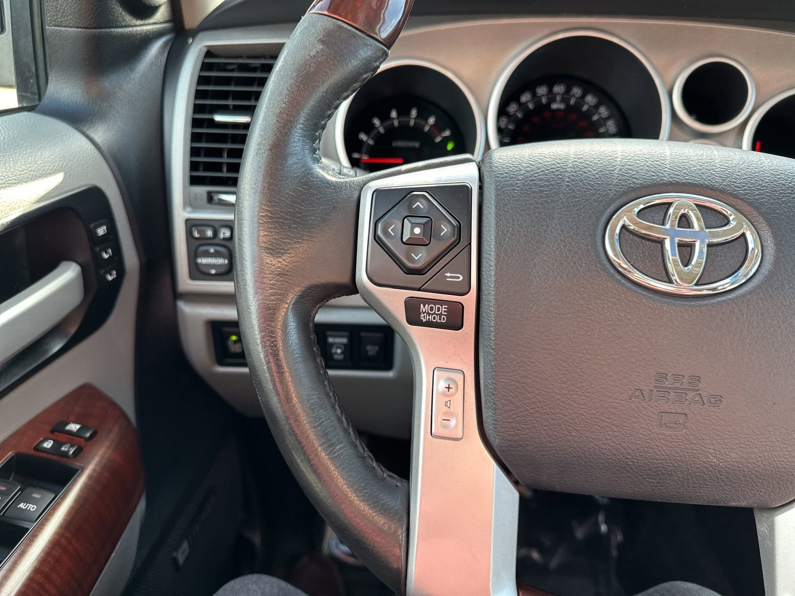 Used 2014 Toyota Sequoia Platinum AWD/4WD image 67