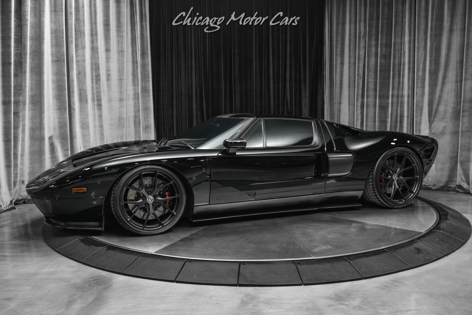Used 2006 Ford GT image 1