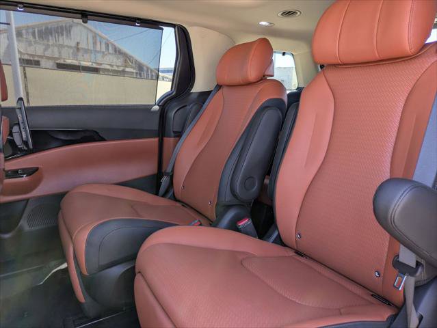 Used 2024 Kia Carnival SX Prestige image 25