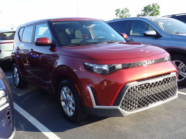 Used 2024 Kia Soul LX w/ Option Group 015 FWD image 3