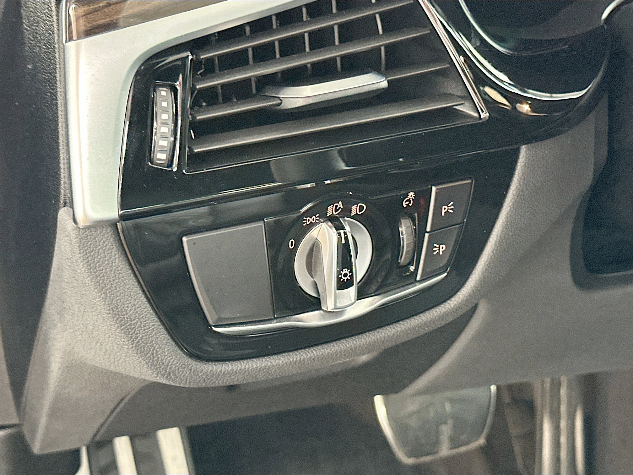 Certified 2023 BMW 530i w/ M Sport Package image 10