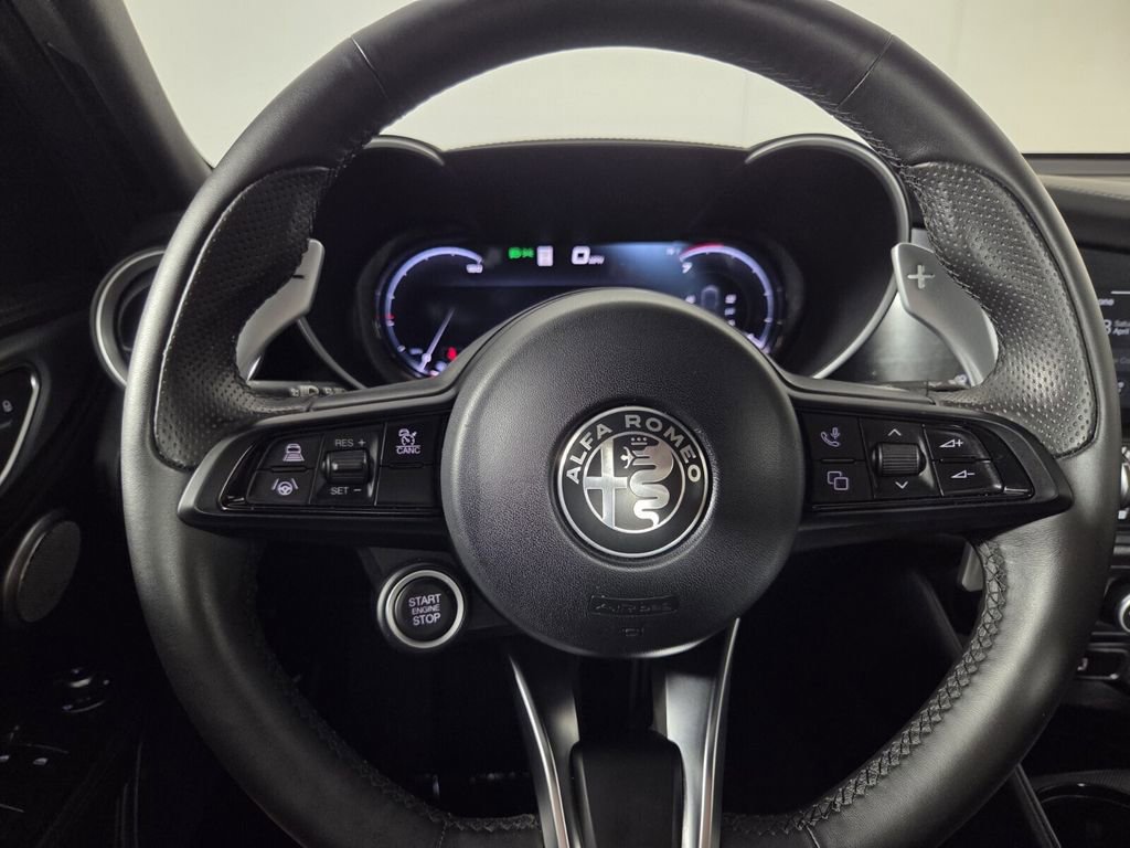 Used 2024 Alfa Romeo Giulia Veloce image 18