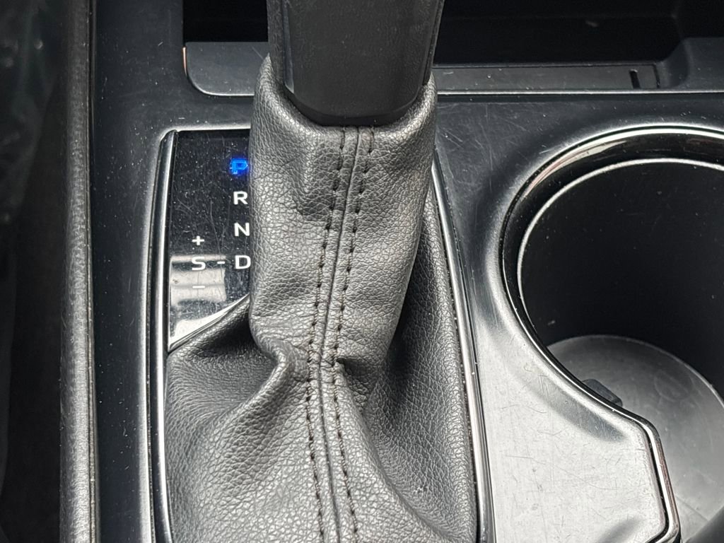 Used 2020 Toyota Camry SE image 13