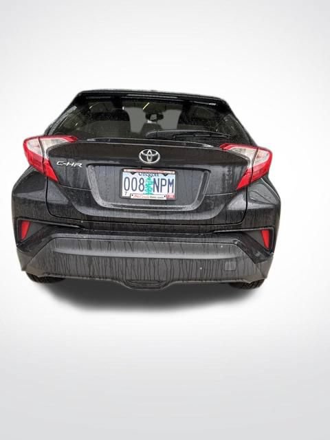 Used 2020 Toyota C-HR XLE FWD image 2