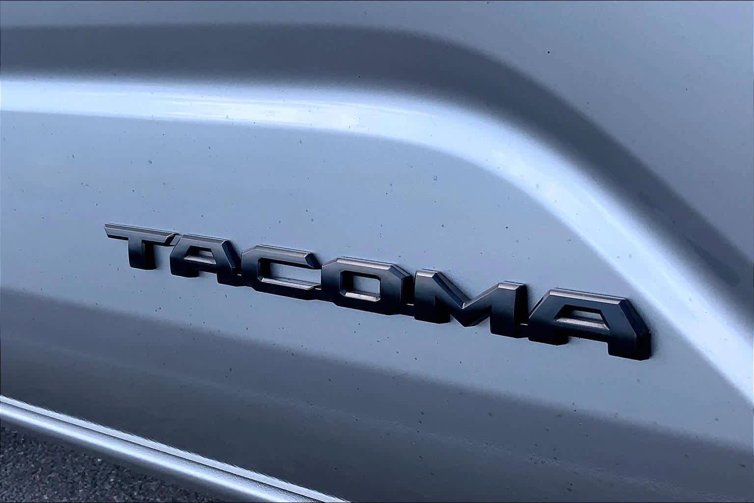 Used 2025 Toyota Tacoma TRD Sport AWD/4WD image 30