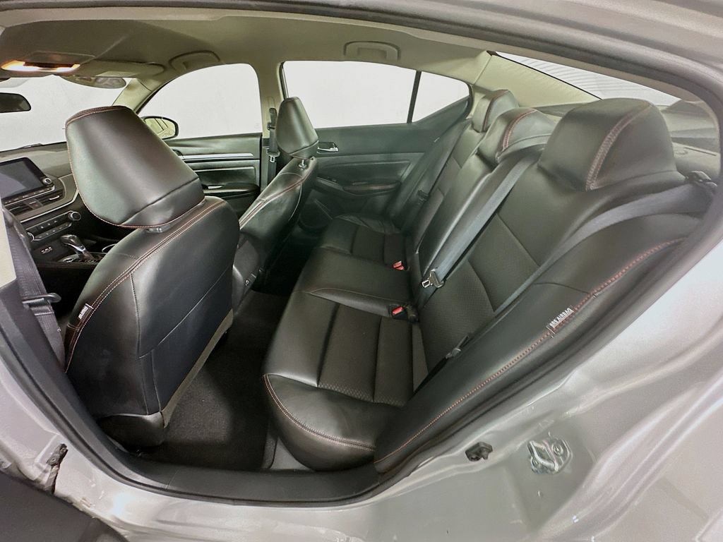 Used 2024 Nissan Altima 2.5 SR FWD image 30