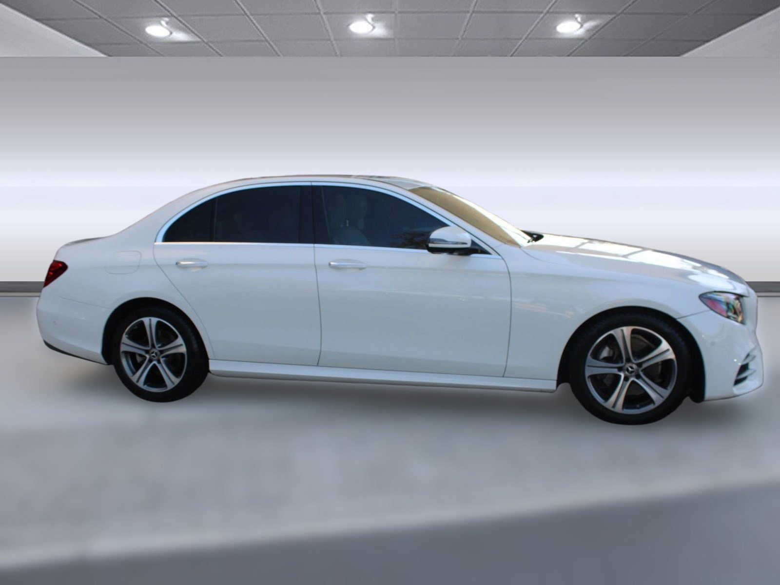 Used 2019 Mercedes-Benz E 300 image 8