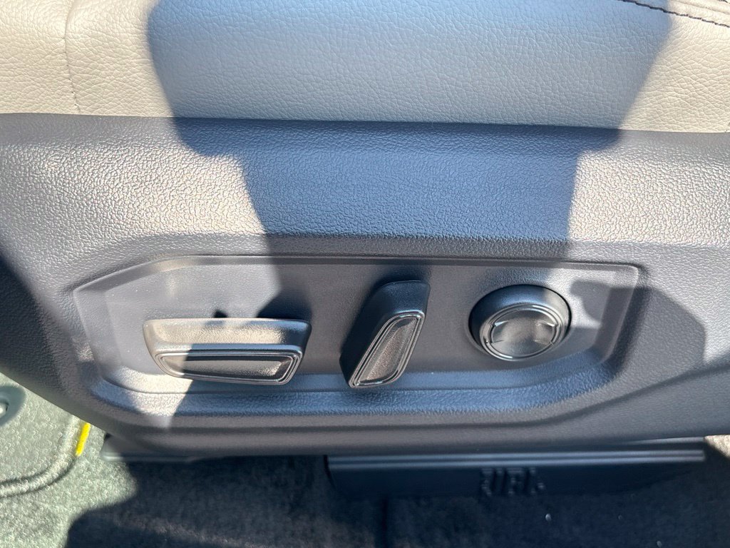 New 2026 Toyota Tundra Limited AWD/4WD image 10