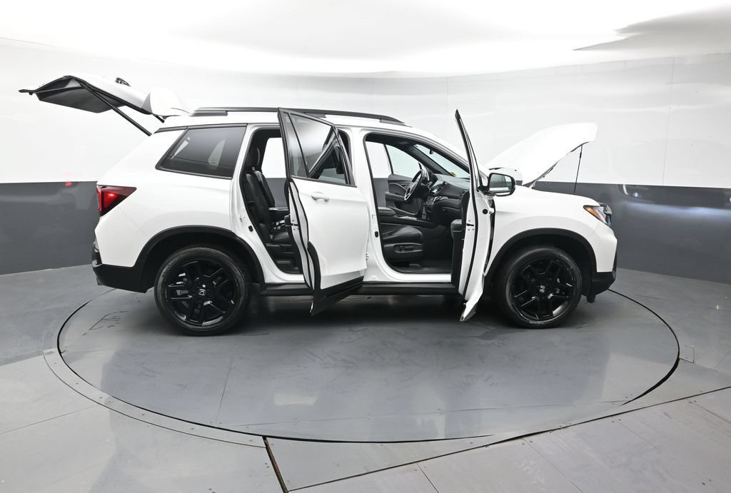 Certified 2024 Honda Passport Black Edition image 51