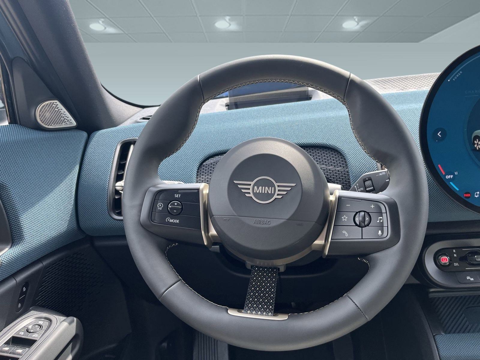 Used 2025 MINI Cooper Countryman S w/ Comfort Package Max image 14