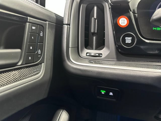 Used 2025 Porsche Cayenne S AWD/4WD image 15