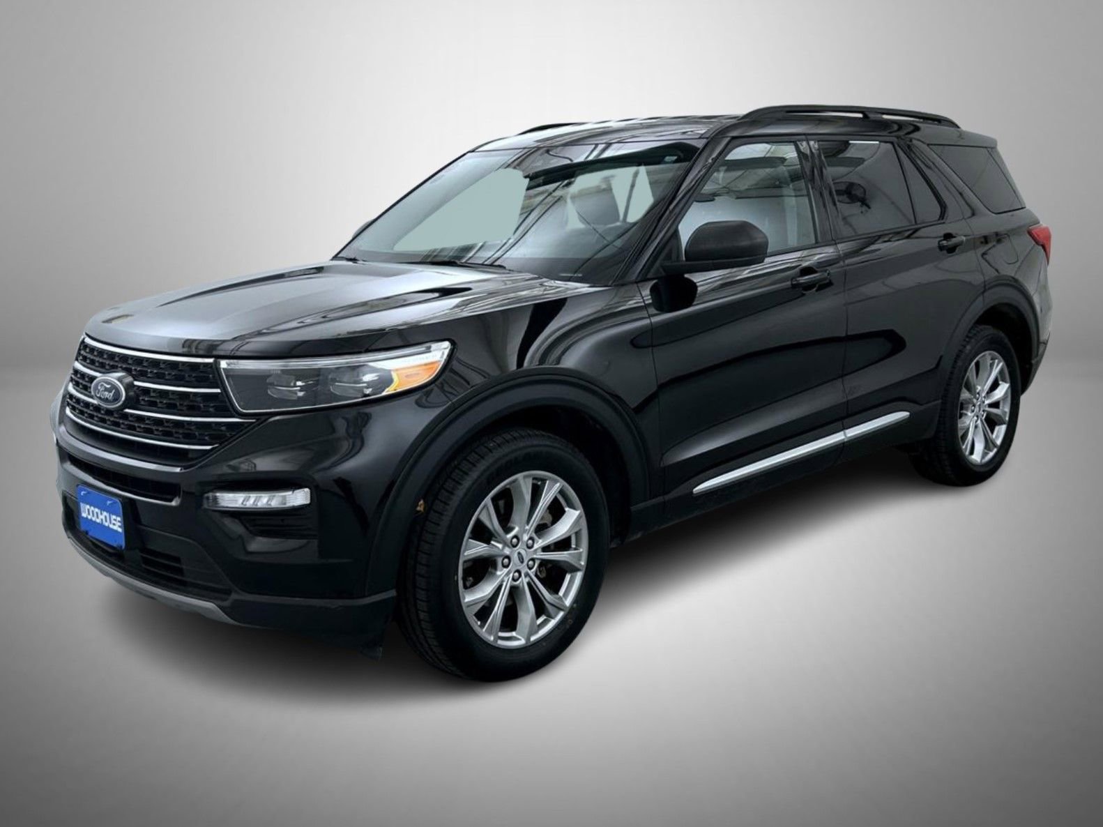 Used 2023 Ford Explorer XLT image 1