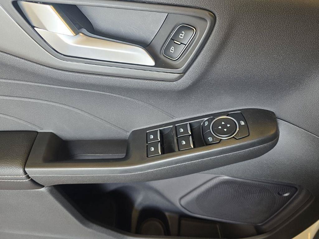 New 2024 Ford Escape SE FWD image 11