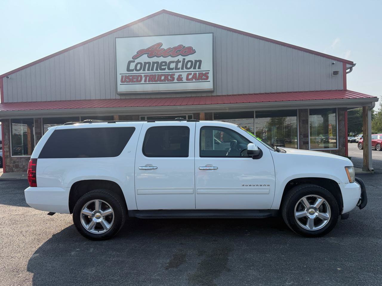 Used 2012 Chevrolet Suburban LT AWD/4WD image 3