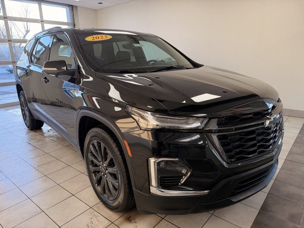 Certified 2023 Chevrolet Traverse RS image 2