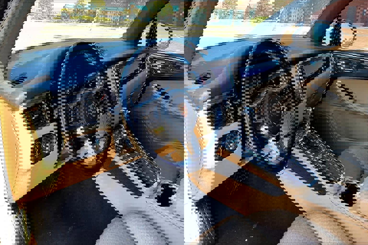 Used 2018 Porsche Macan S image 2