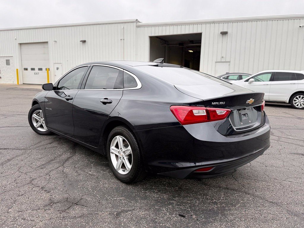 Used 2023 Chevrolet Malibu LS FWD image 2