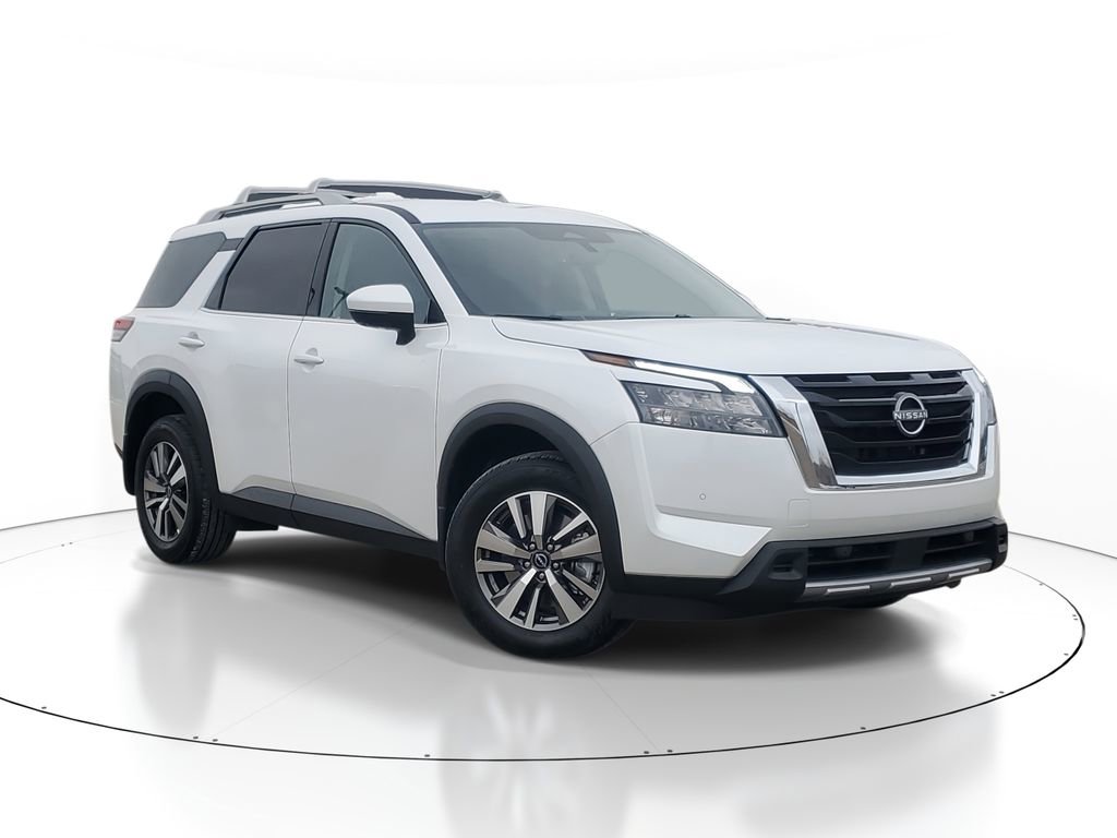 New 2025 Nissan Pathfinder SL image 1