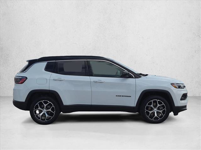 Used 2024 Jeep Compass Limited AWD/4WD image 4