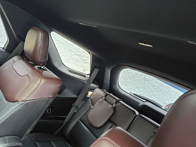 Used 2020 Ford Explorer Platinum w/ Premium Technology Package image 15