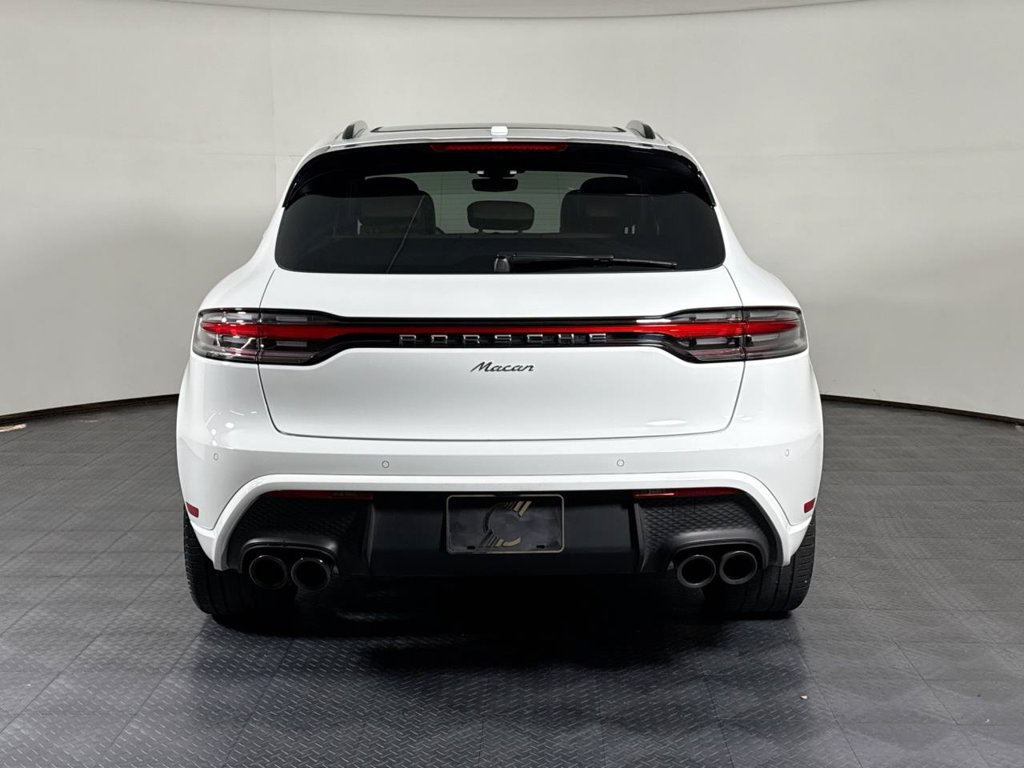 Certified 2024 Porsche Macan AWD/4WD image 6