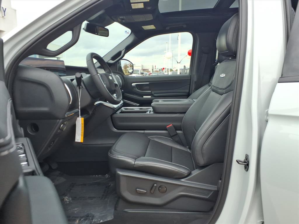 New 2025 Ford Expedition Platinum w/ Stealth Performance Package AWD/4WD image 15