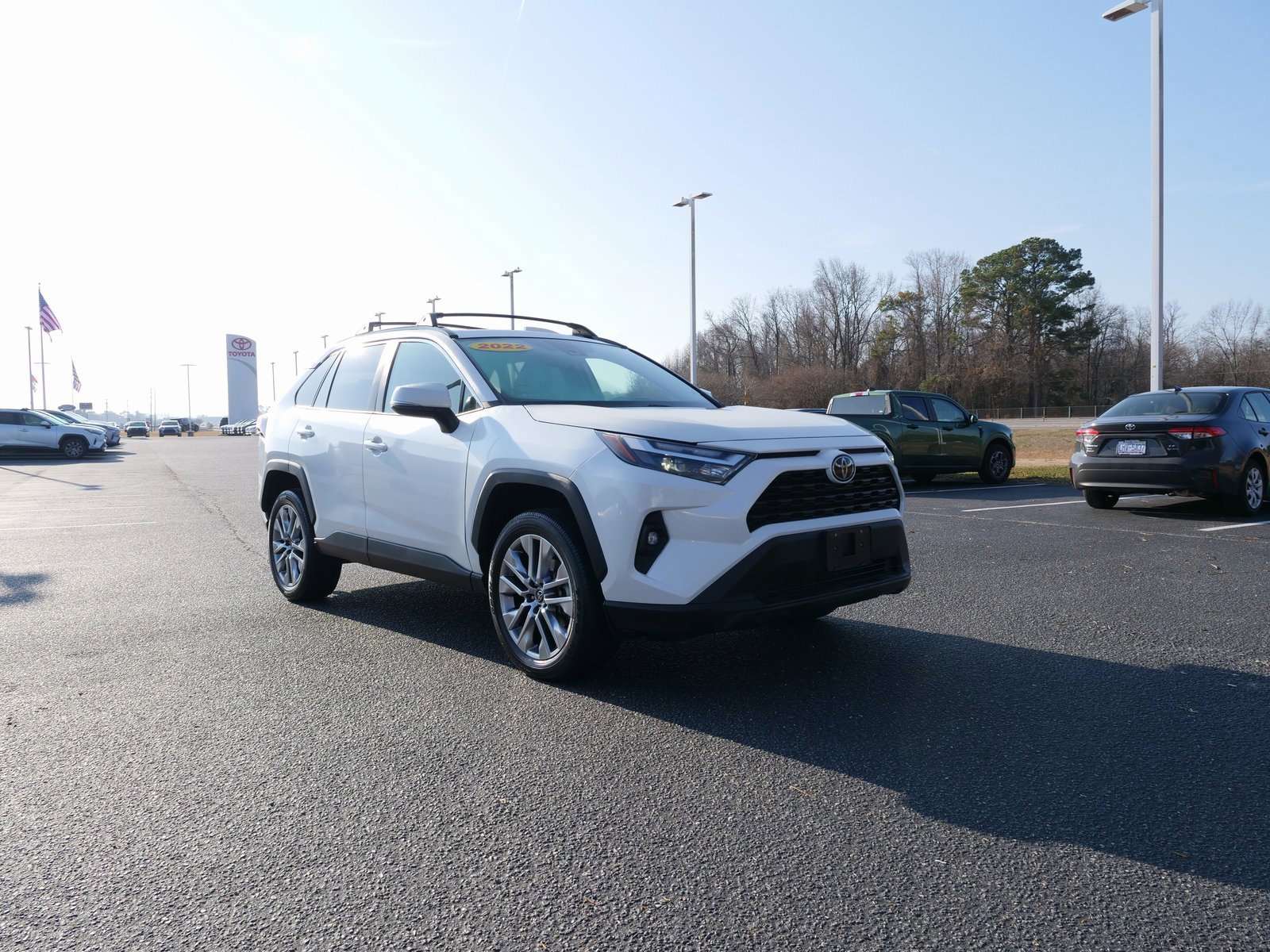 Used 2022 Toyota RAV4 XLE Premium image 10