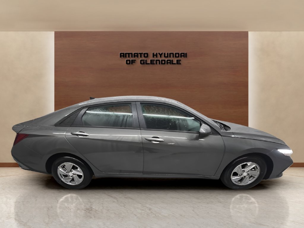 New 2026 Hyundai Elantra SE FWD image 7