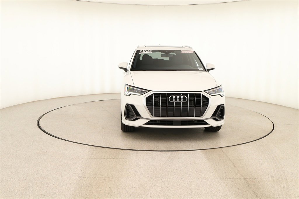 Certified 2025 Audi Q3 2.0T Premium w/ Convenience Package image 11