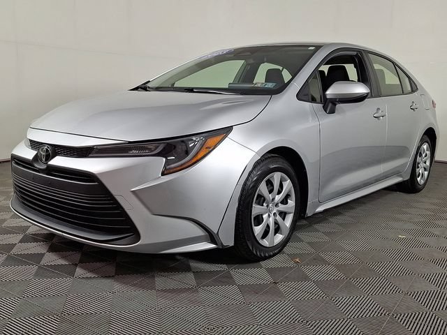 Used 2023 Toyota Corolla LE w/ Carpet Mat Package (TMS) FWD image 6