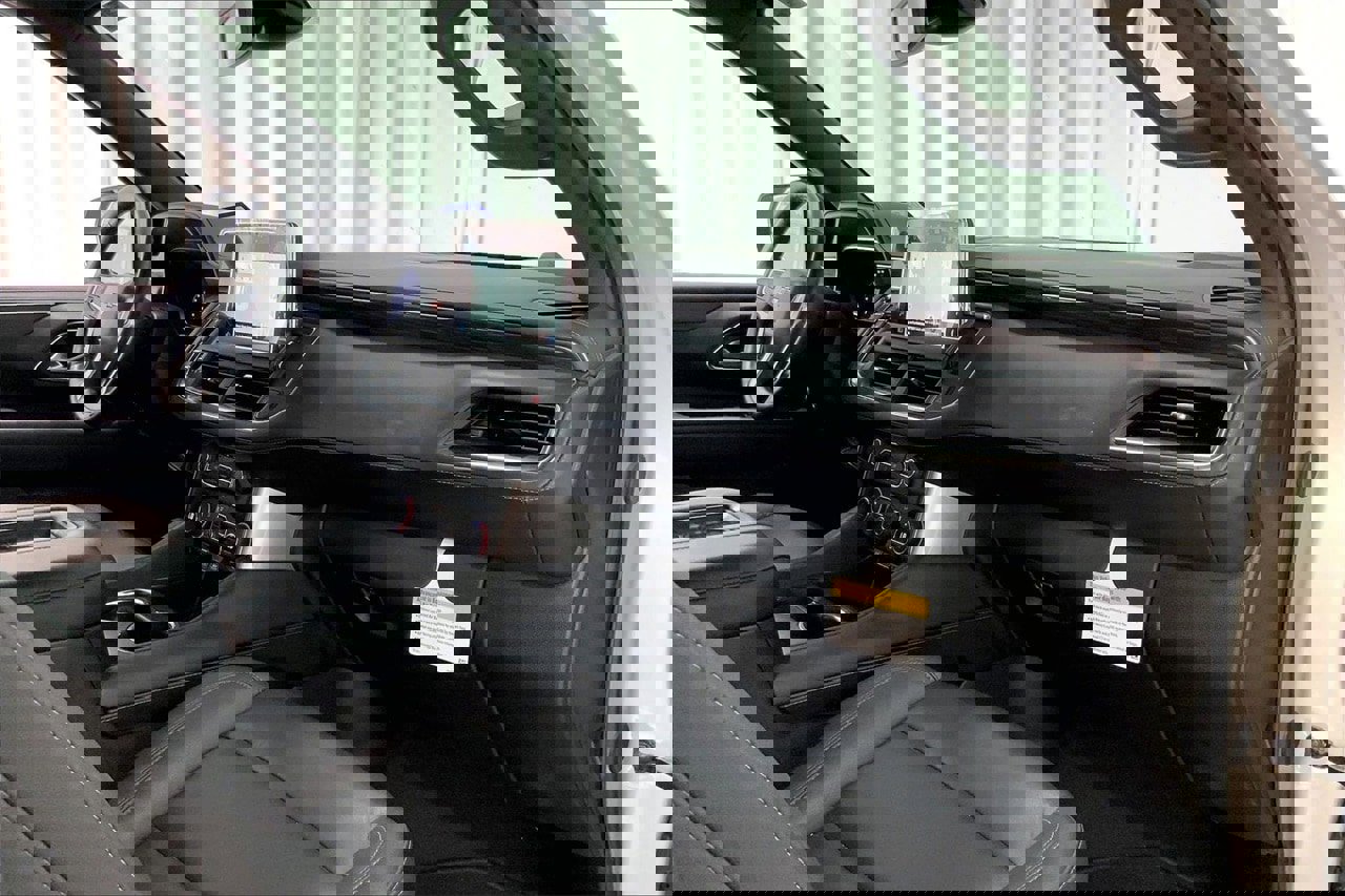 Used 2024 Chevrolet Suburban Z71 w/ Z71 Off-Road Package image 28