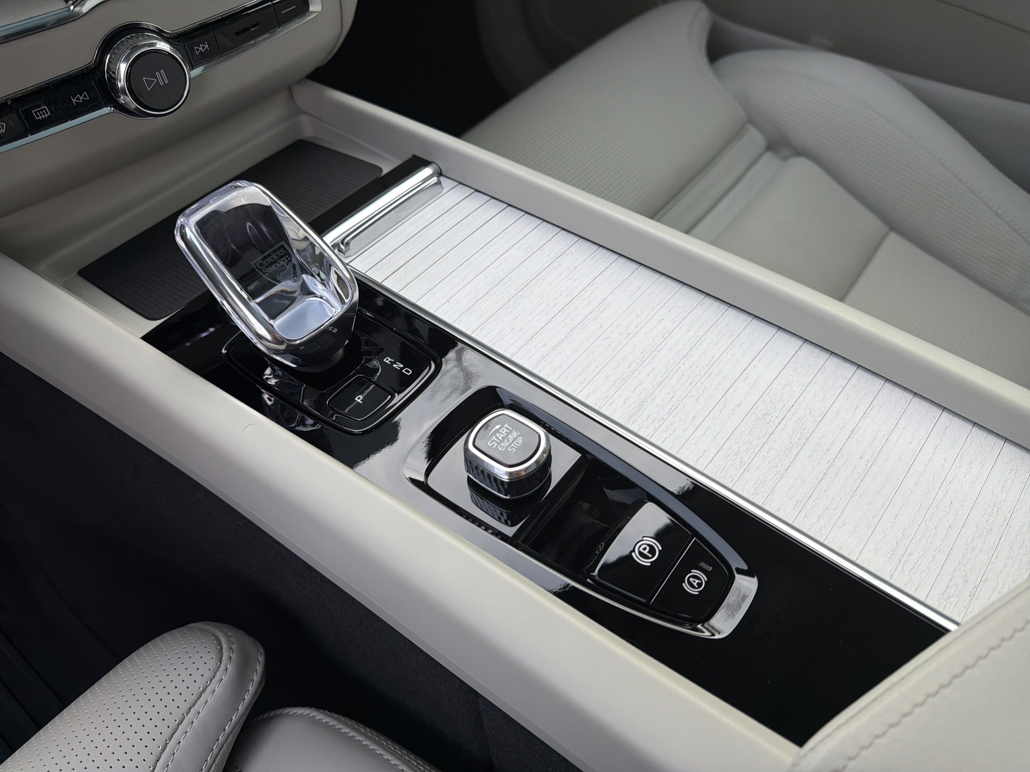 Used 2026 Volvo XC60 B5 Ultra w/ Protection Package Premier image 26