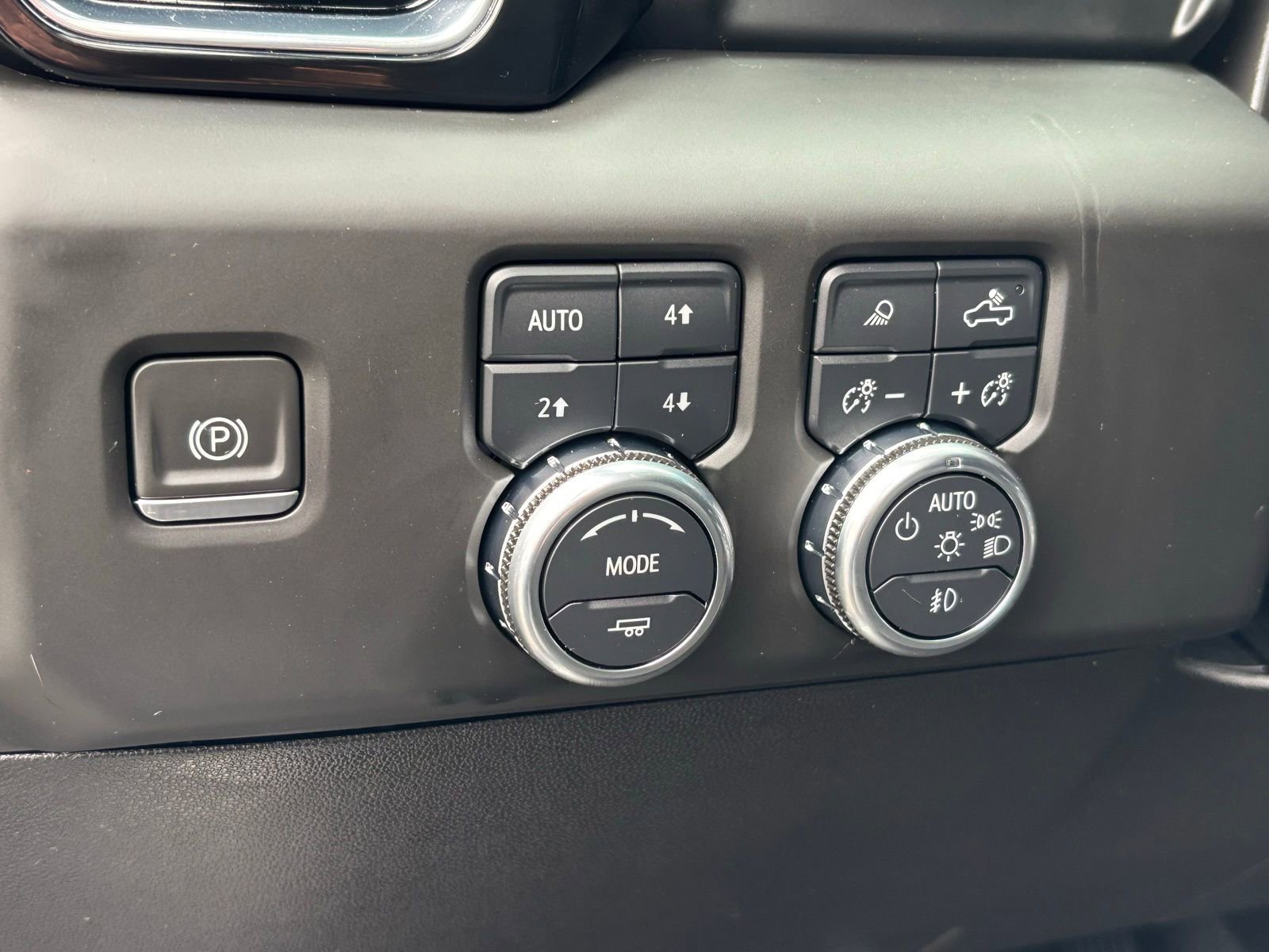 Used 2024 GMC Sierra 1500 Denali AWD/4WD image 7