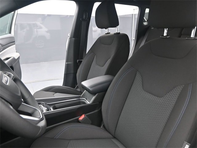 Used 2025 Jeep Compass Sport w/ Mopar Graphics Package image 24