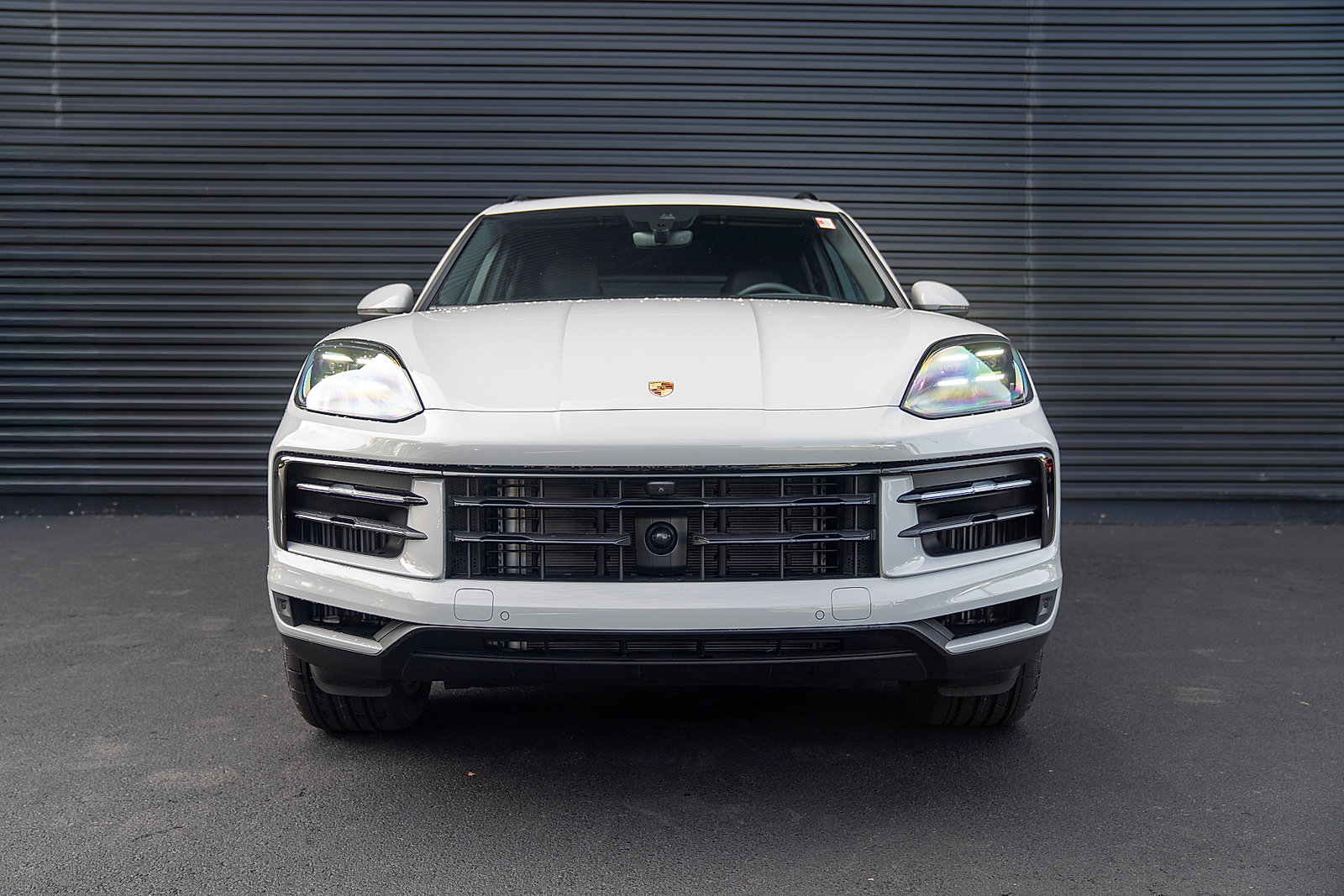 Certified 2025 Porsche Cayenne E-Hybrid w/ Premium Package Plus AWD/4WD image 26