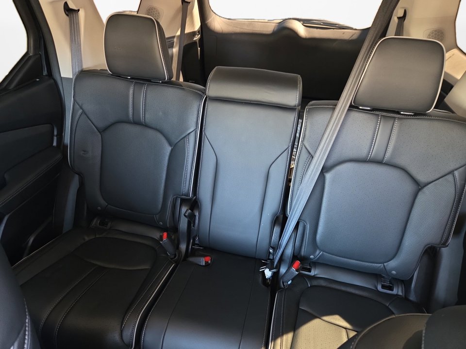 Used 2025 Honda Pilot Elite image 12