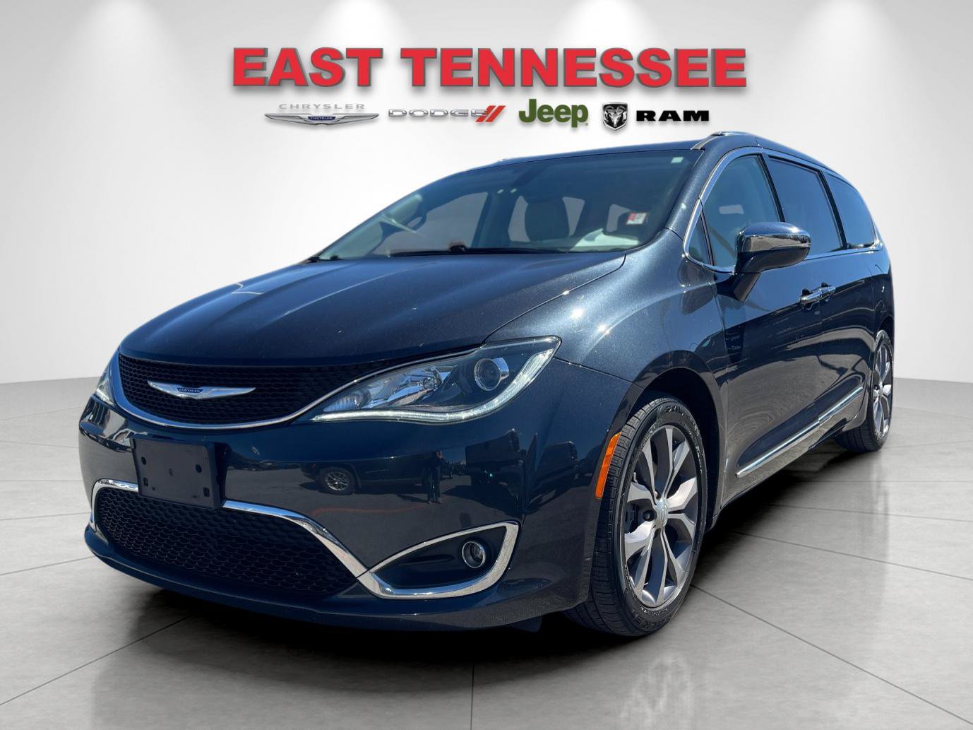Used 2020 Chrysler Pacifica Limited FWD image 7