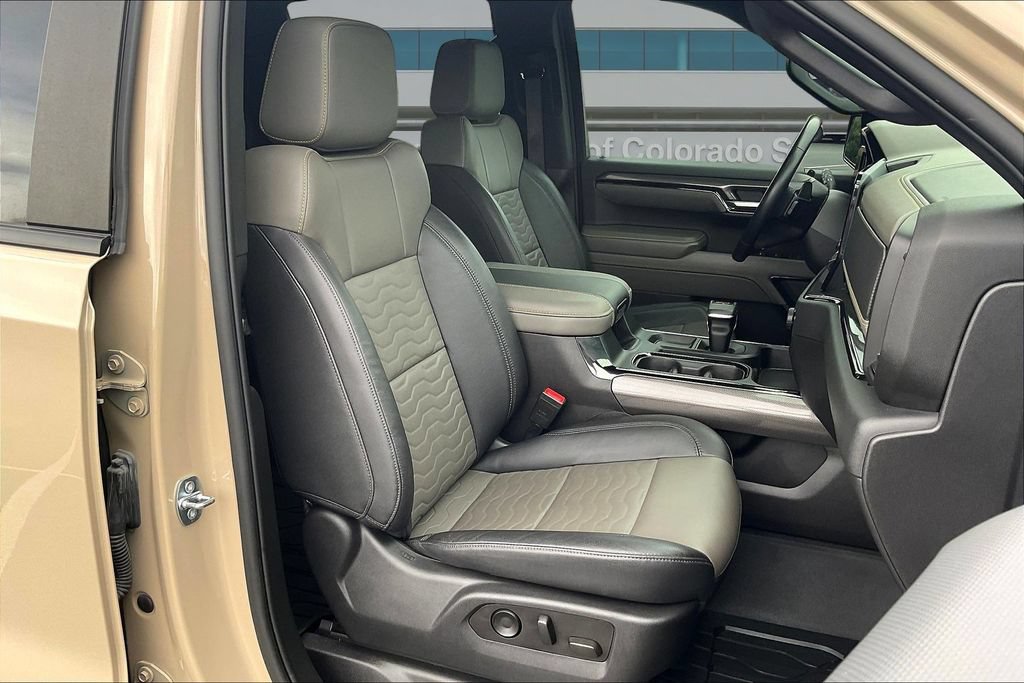 Used 2023 Chevrolet Silverado 1500 ZR2 w/ Technology Package AWD/4WD image 29