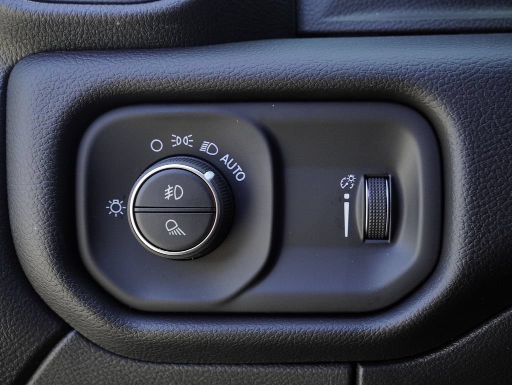 New 2026 RAM 2500 Big Horn AWD/4WD image 12