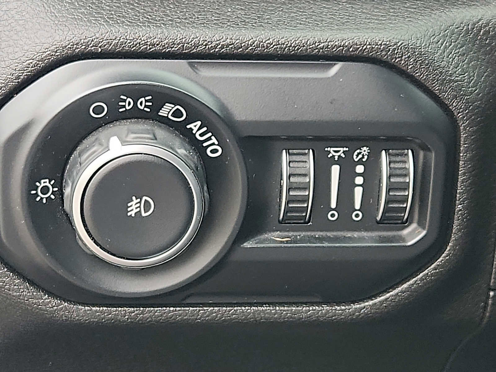 Used 2019 Jeep Wrangler Unlimited Sport S AWD/4WD image 25