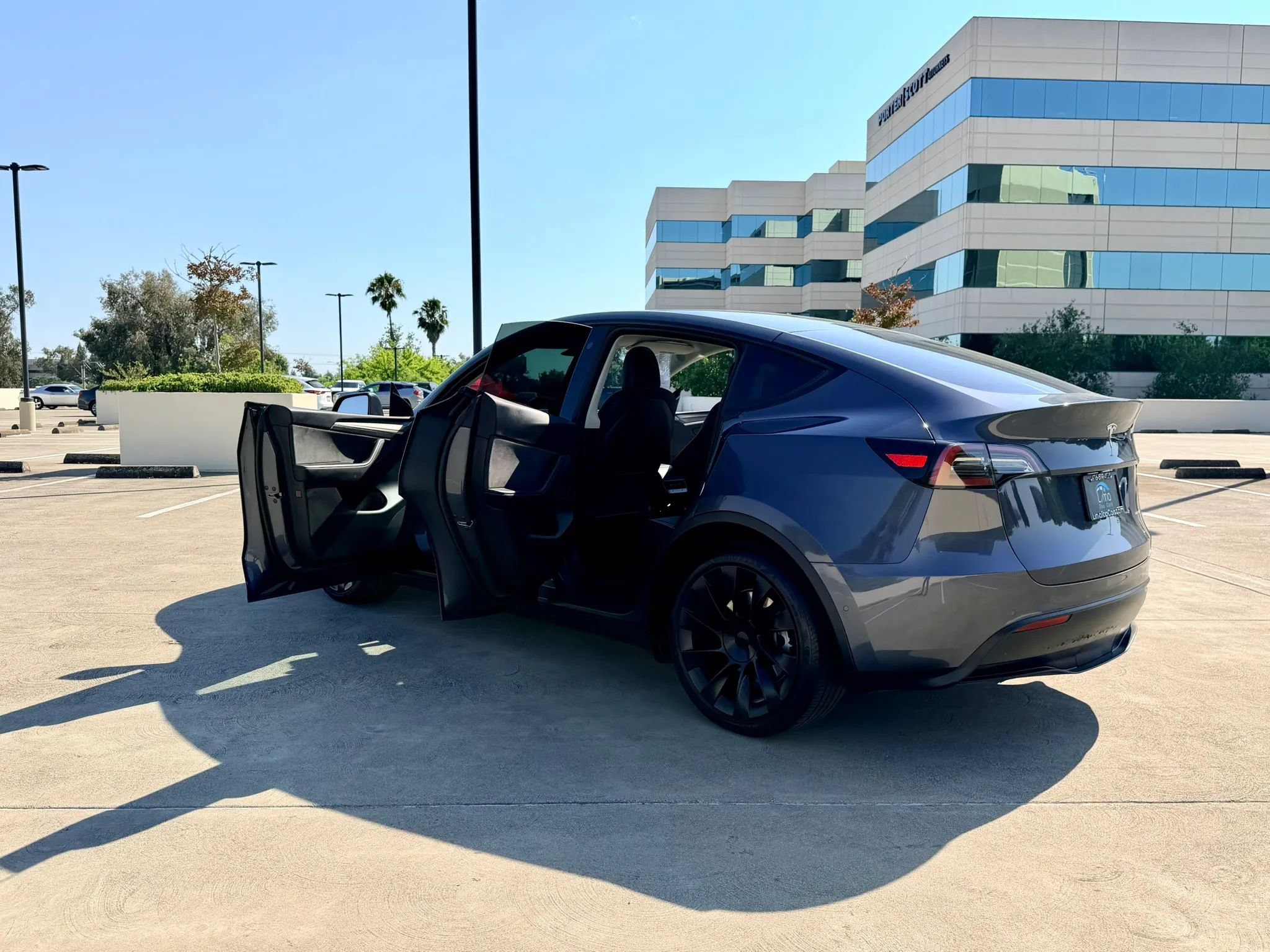 Used 2023 Tesla Model Y Long Range AWD/4WD image 41