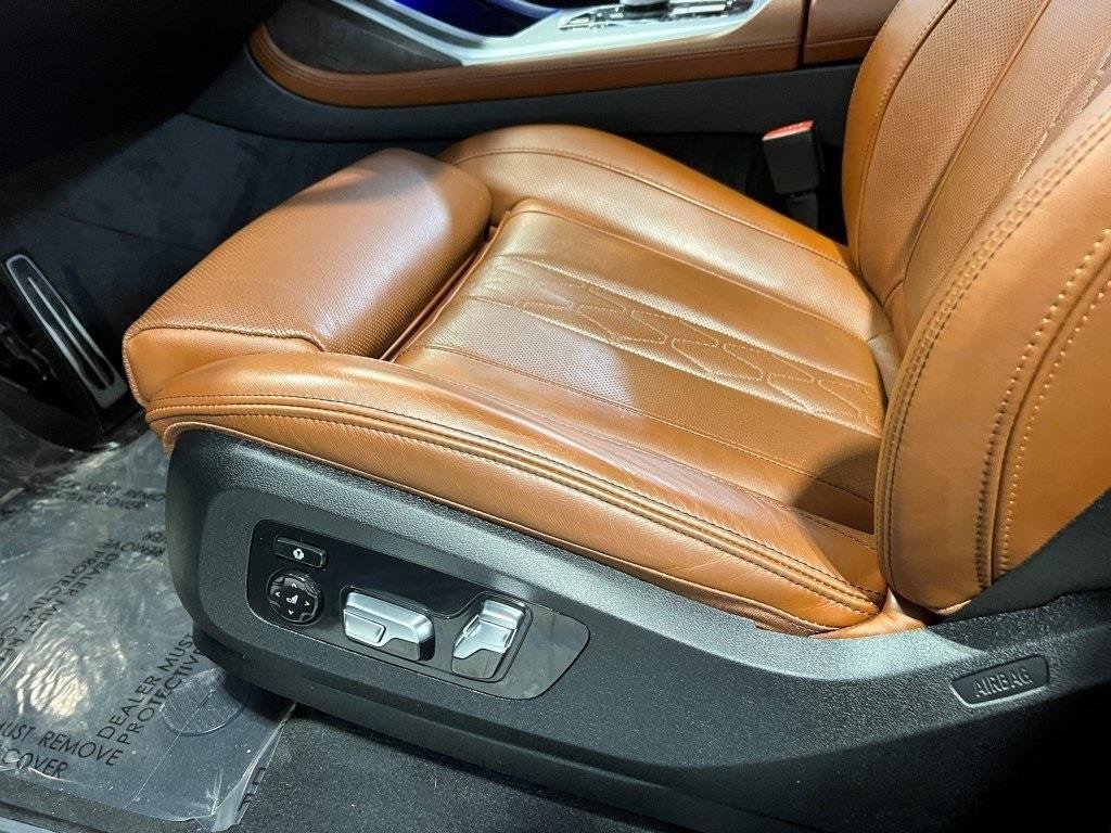 Used 2023 BMW X7 M60i w/ Executive Package image 29