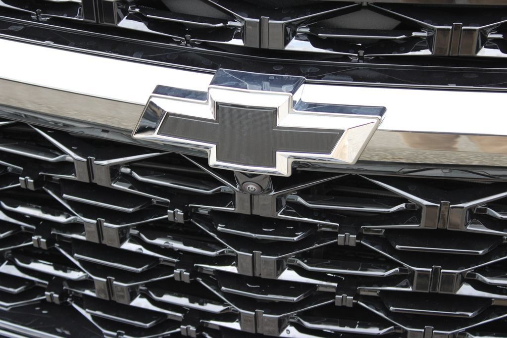 New 2027 Chevrolet Traverse Z71 w/ Enhanced Driving Package AWD/4WD image 8
