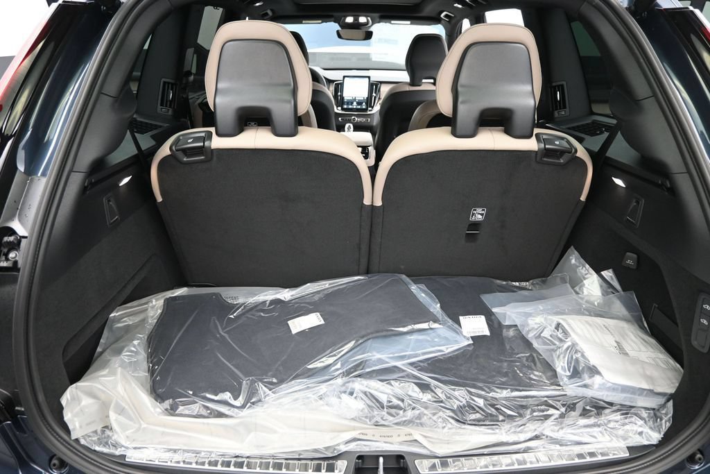 New 2026 Volvo XC90 B6 Ultra w/ Protection Package AWD/4WD image 18