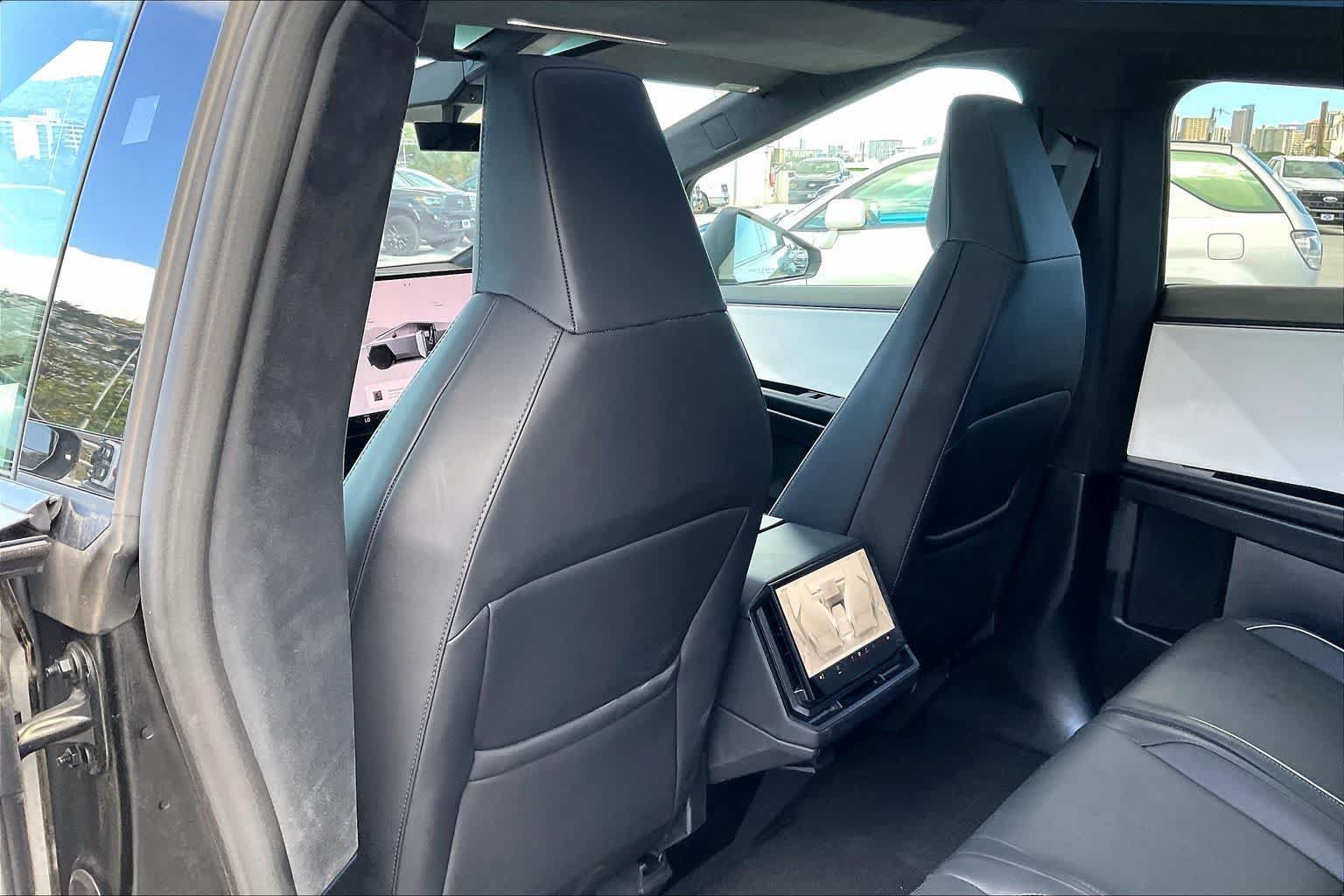 Used 2024 Tesla Cybertruck AWD Crew Cab image 12